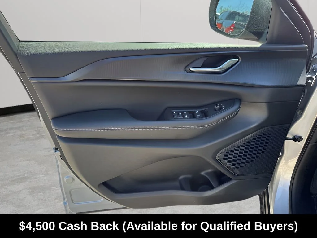 New 2026 Silver Zynith Exterior Paint Jeep Laredo X image 27