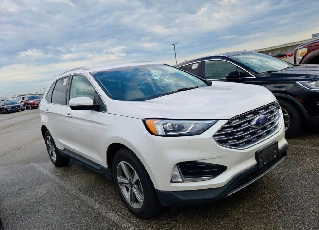 2019 Ford Edge SEL's photo