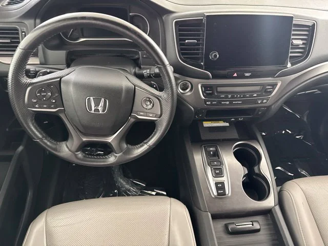 Certified Used 2023 White Honda EX-L image 25