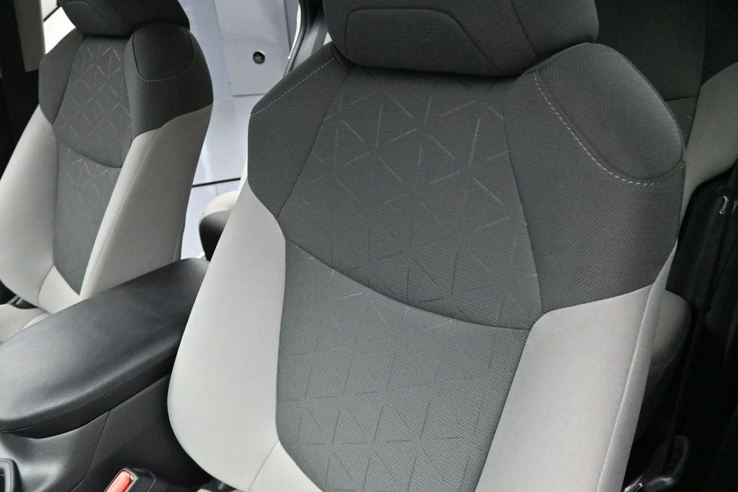 Used 2025 White Toyota XLE image 14
