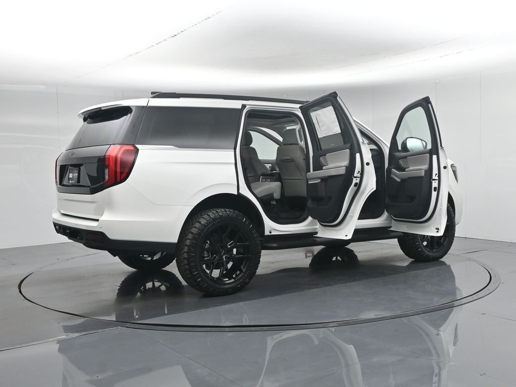 New 2026 Star White Metallic Tri-Coat Ford Active image 5