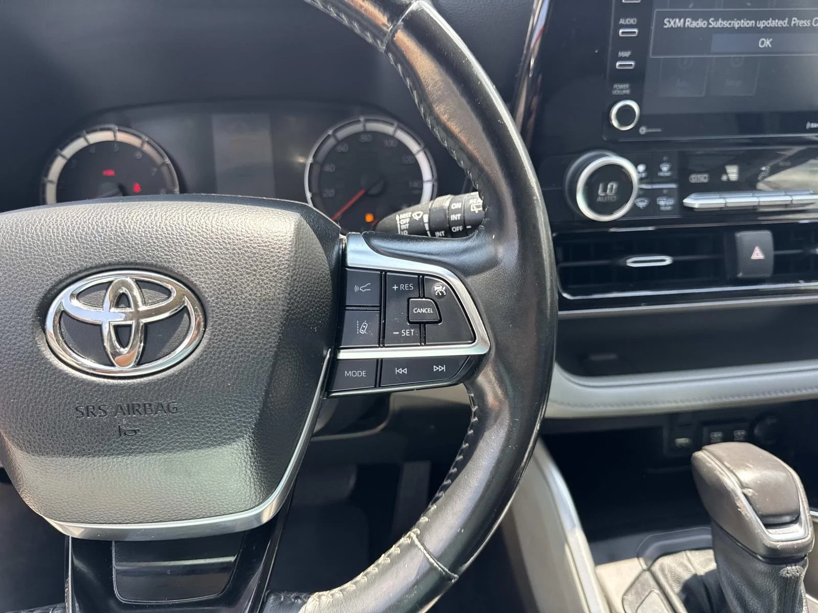 Used 2021 Moon Dust Toyota L image 23