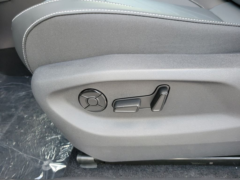 New 2026 Beige/tan Volkswagen 2.0T SE R-Line Black image 12