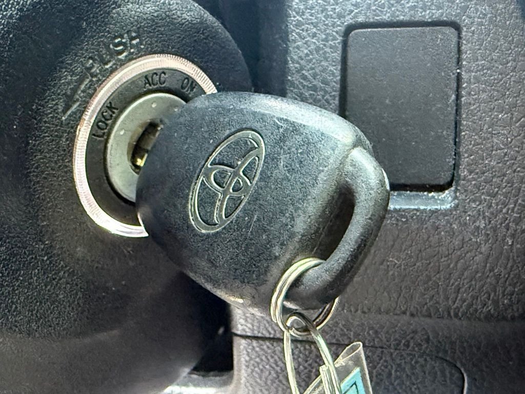 Used 2018 Gray Toyota LE image 34
