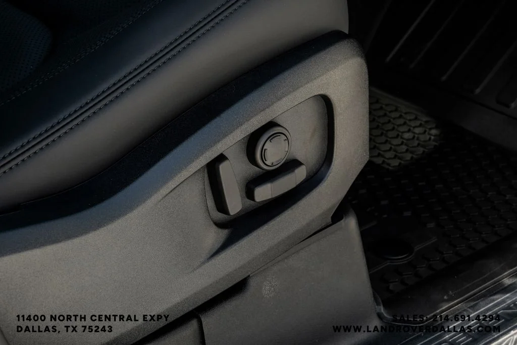 New 2026 Fuji White Land Rover X-Dynamic SE image 39