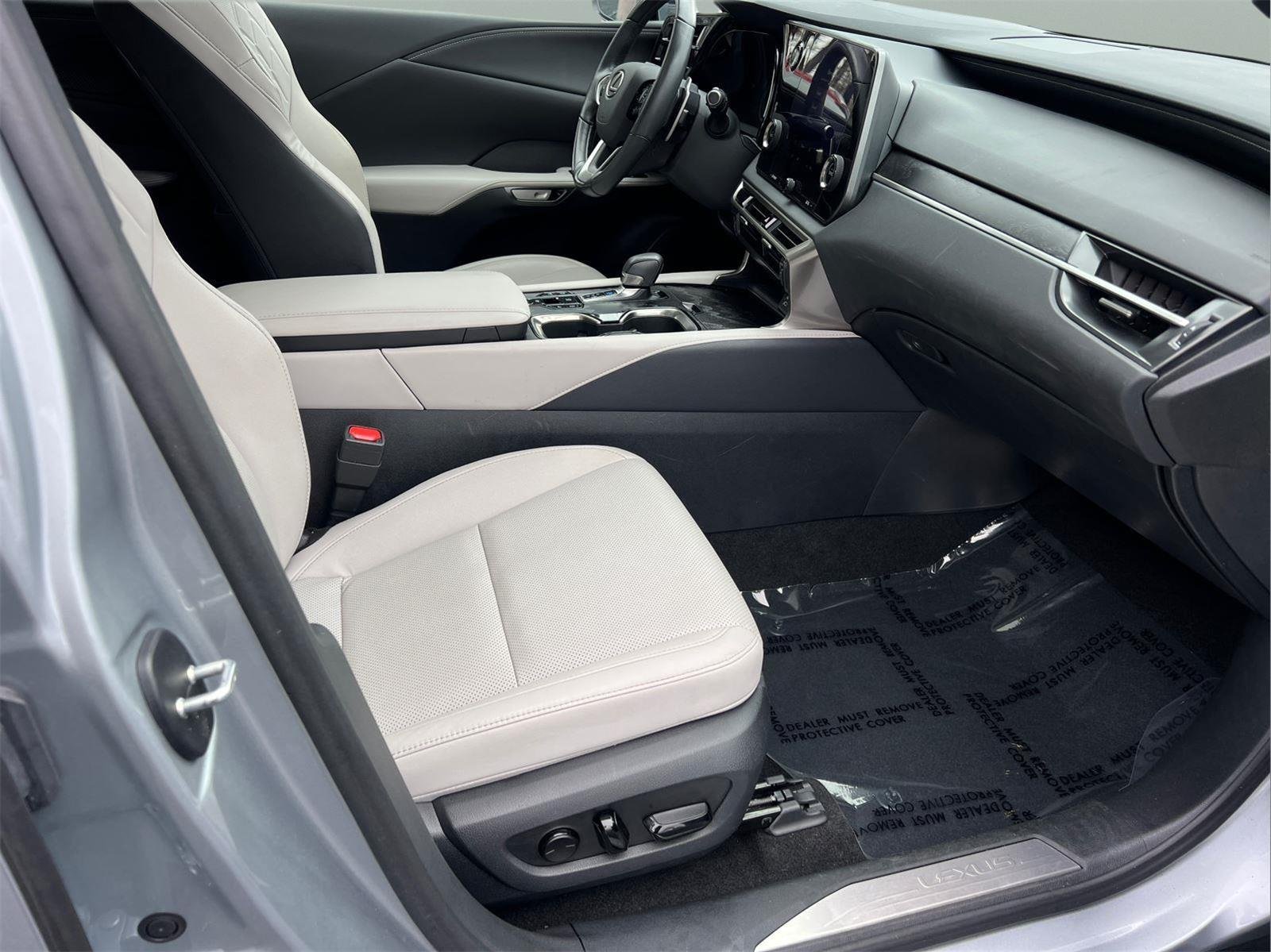 2023 Lexus RX 350 - Photo 14