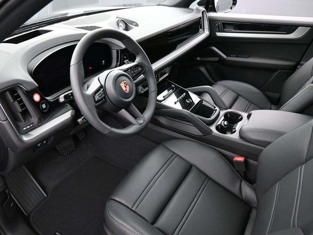 2026 Porsche Cayenne E-Hybrid Coupe photo 3