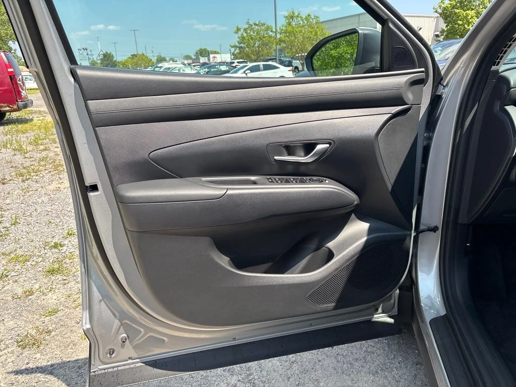 New 2026 Silver Hyundai Blue SE image 12