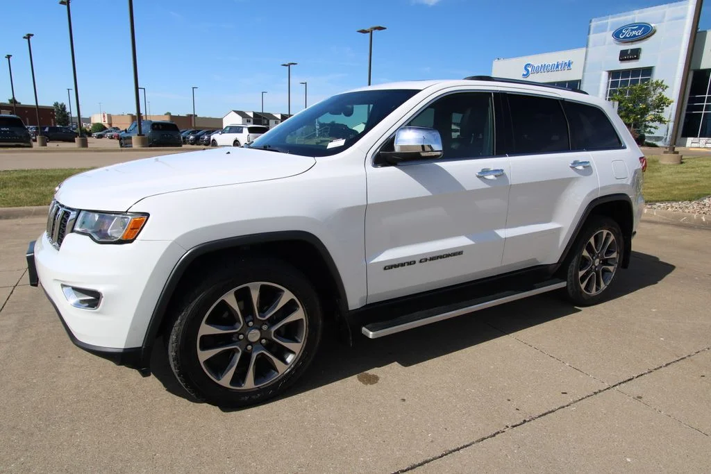 Used 2018 White Jeep Limited image 19