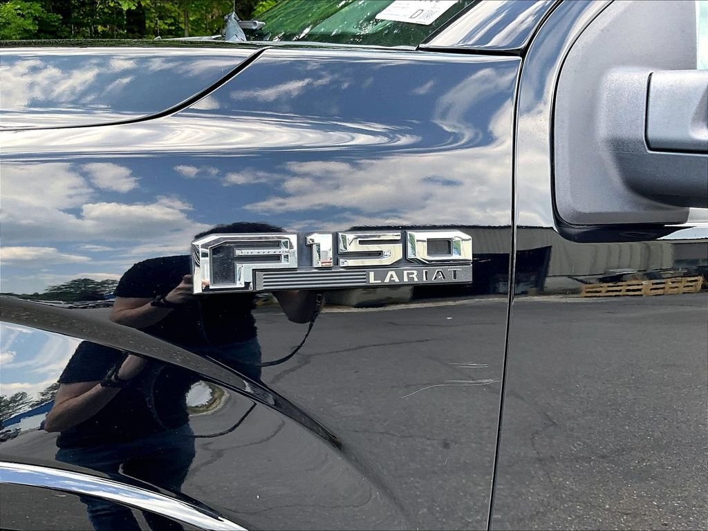 Used 2020 Black Metallic Ford Lariat image 28