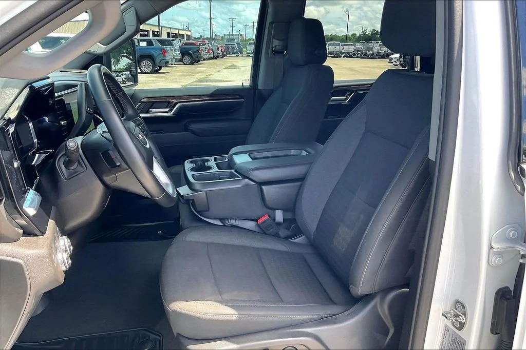 Used 2024 Summit White GMC SLE image 18