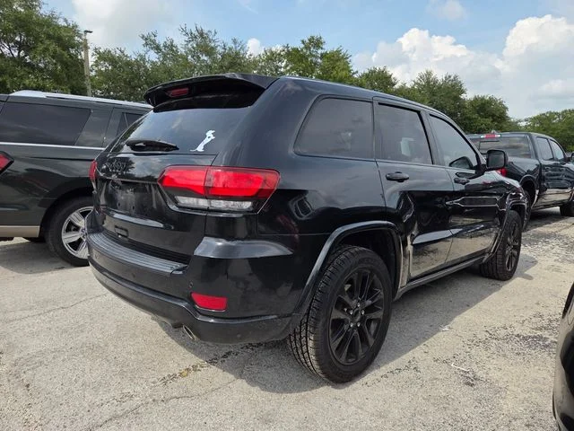 Used 2019 Black Jeep Altitude image 4