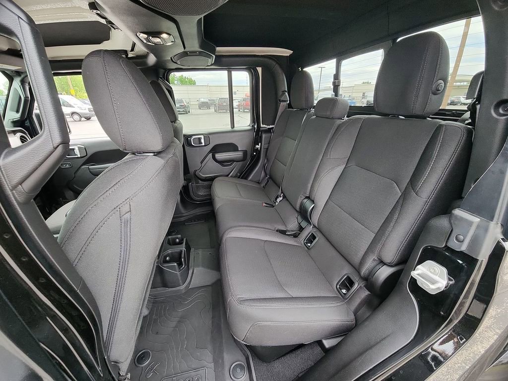 Used 2023  Jeep Willys image 22