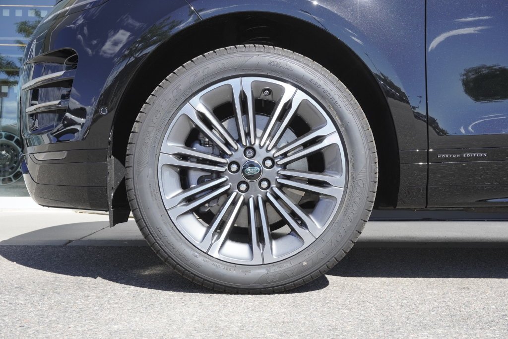 New 2026 Santorini Black Land Rover Hoxton Edition image 32