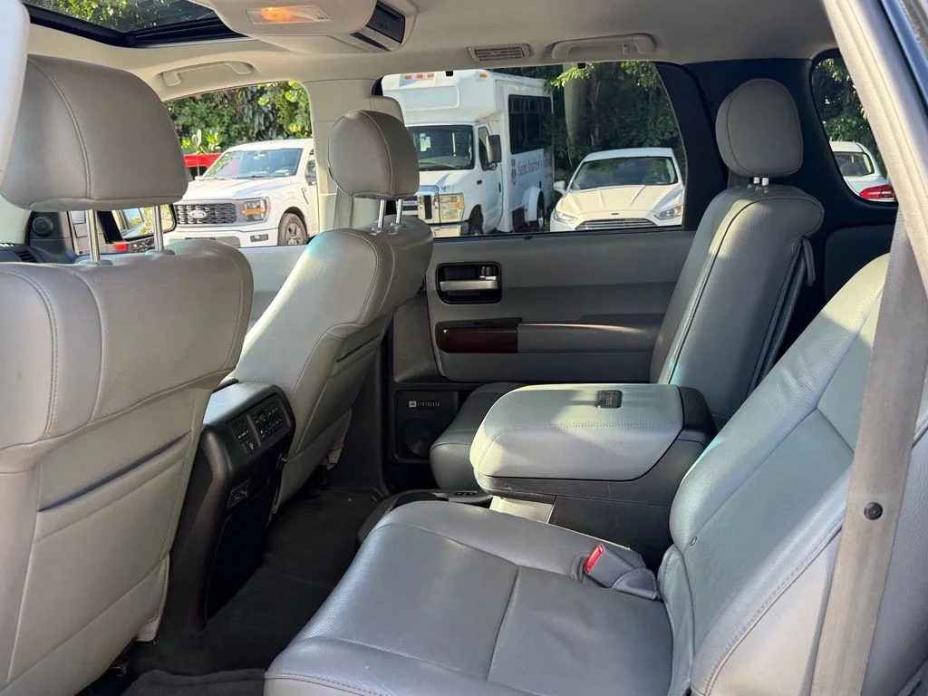 Used 2014 Black Toyota Platinum image 11