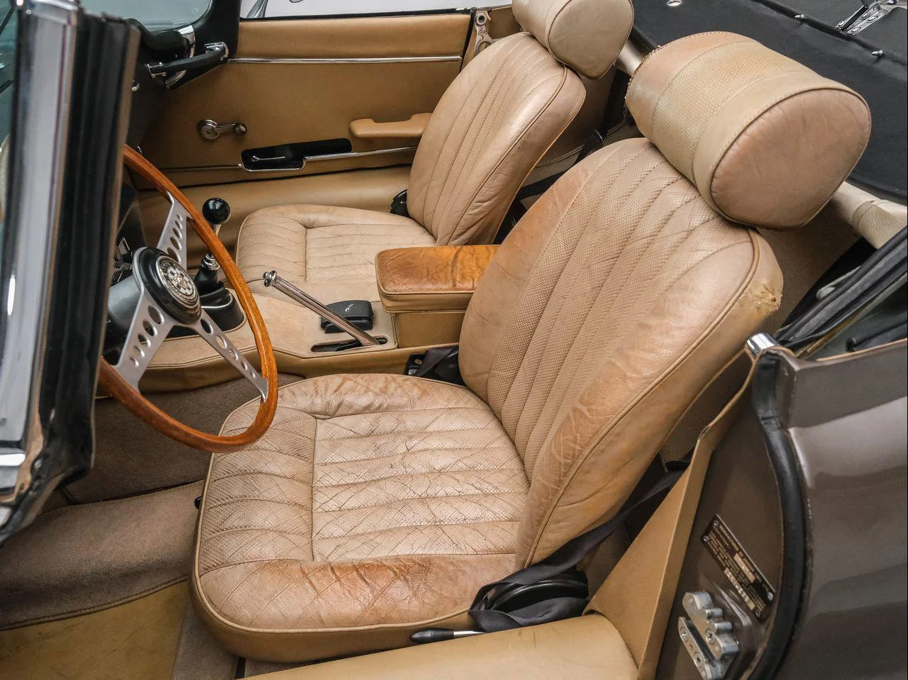 Used 1971  Jaguar Series II image 35