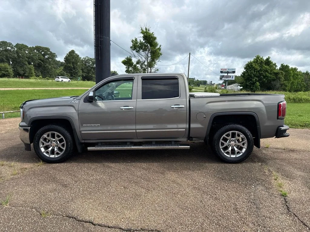 Used 2017 Gray GMC SLT image 11