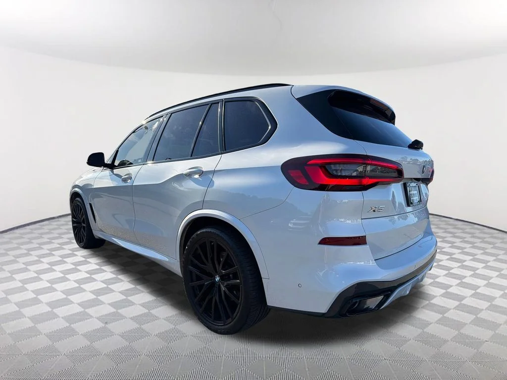 Used 2023 White BMW xDrive40i image 7