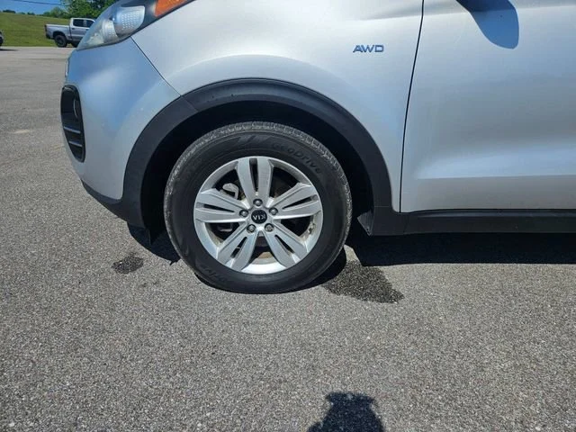 Used 2018 Silver Kia LX image 27