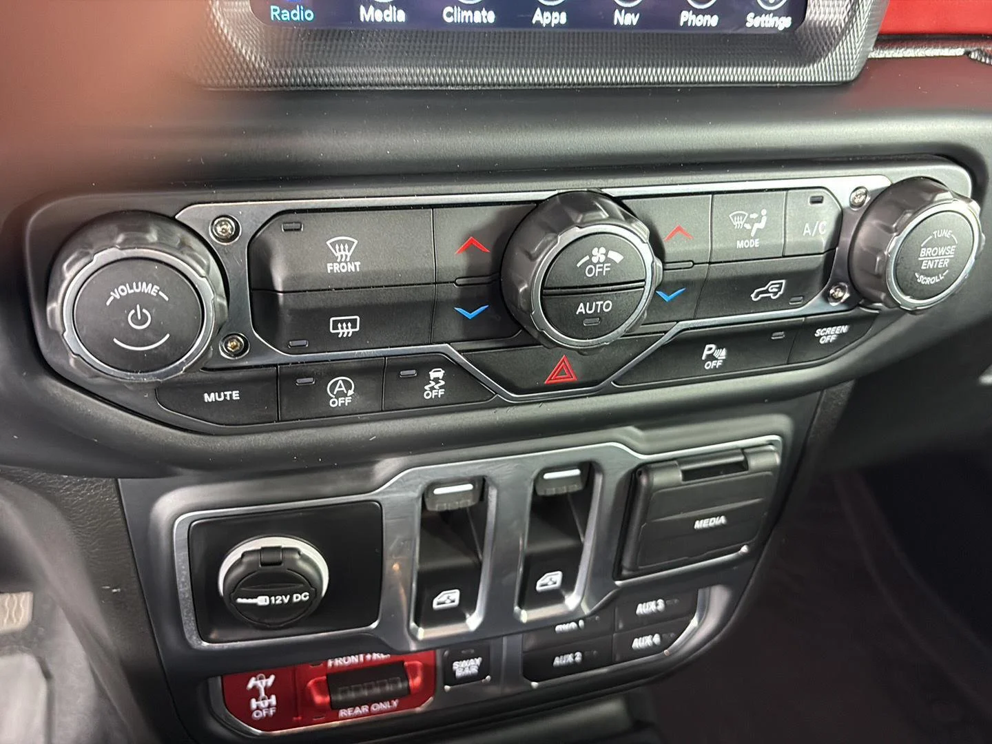 Used 2019 Granite Crystal Metallic Clearcoat Jeep Rubicon image 35