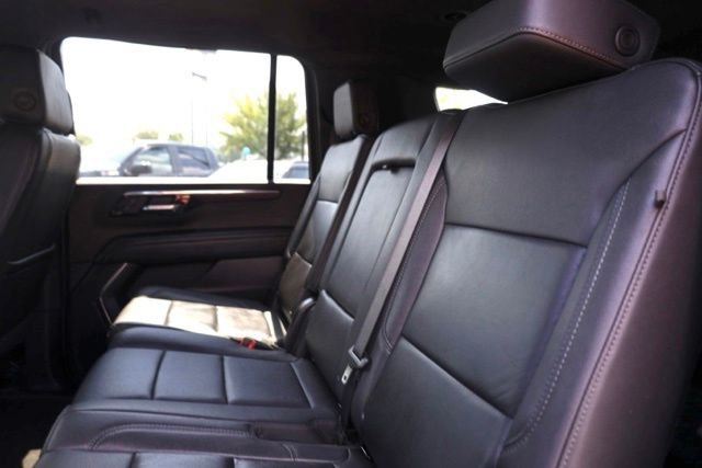 Used 2025 Black Chevrolet Z71 image 31