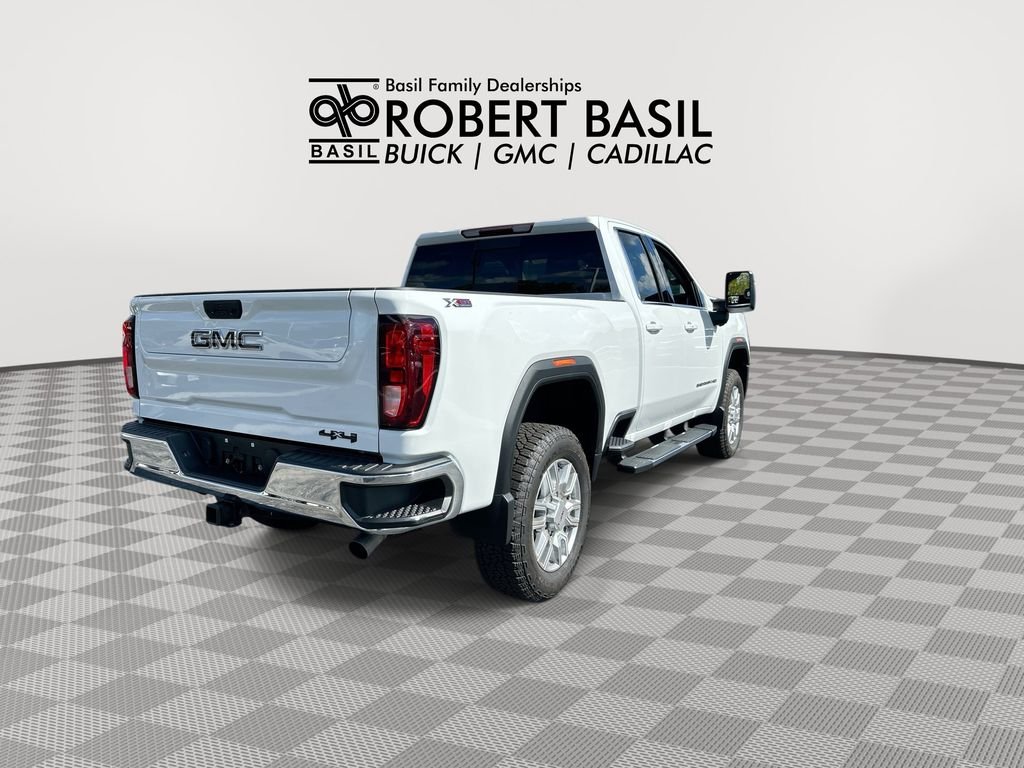 Used 2024 White GMC SLE image 8
