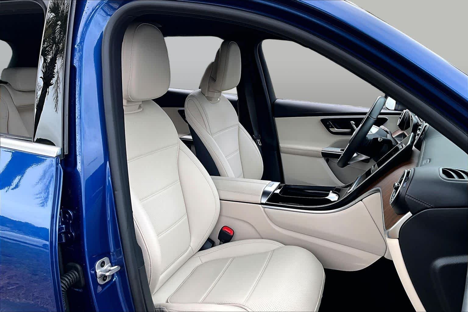 Used 2025 Starling Blue Metallic Mercedes-Benz GLC 300 image 9