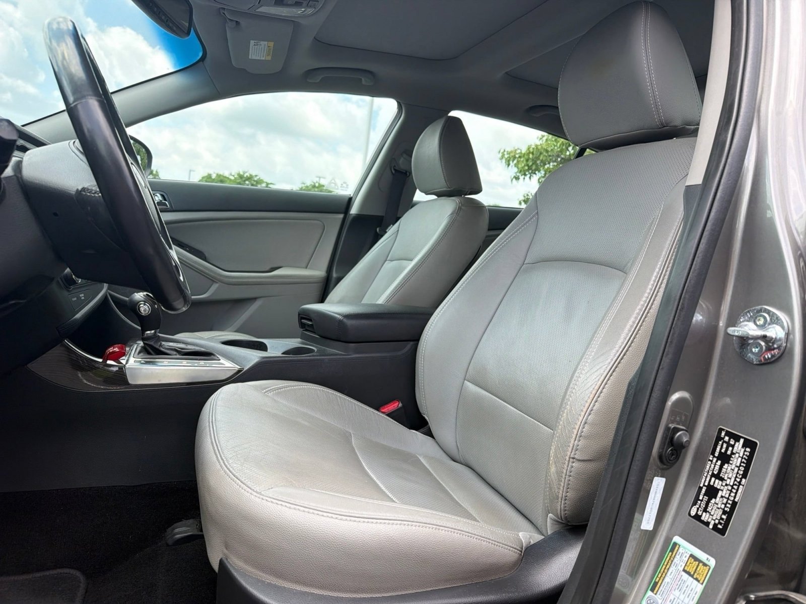 Used 2012 Titanium Metallic Kia EX image 4