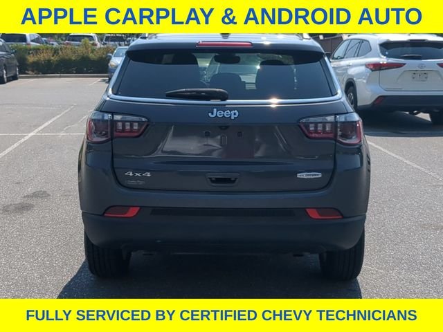Used 2024 Gray Jeep Latitude image 7