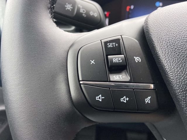 New 2026 Oxford White Ford XLT image 15