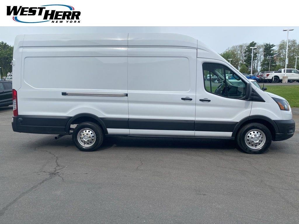 Used 2025 Oxford White Ford Base image 8