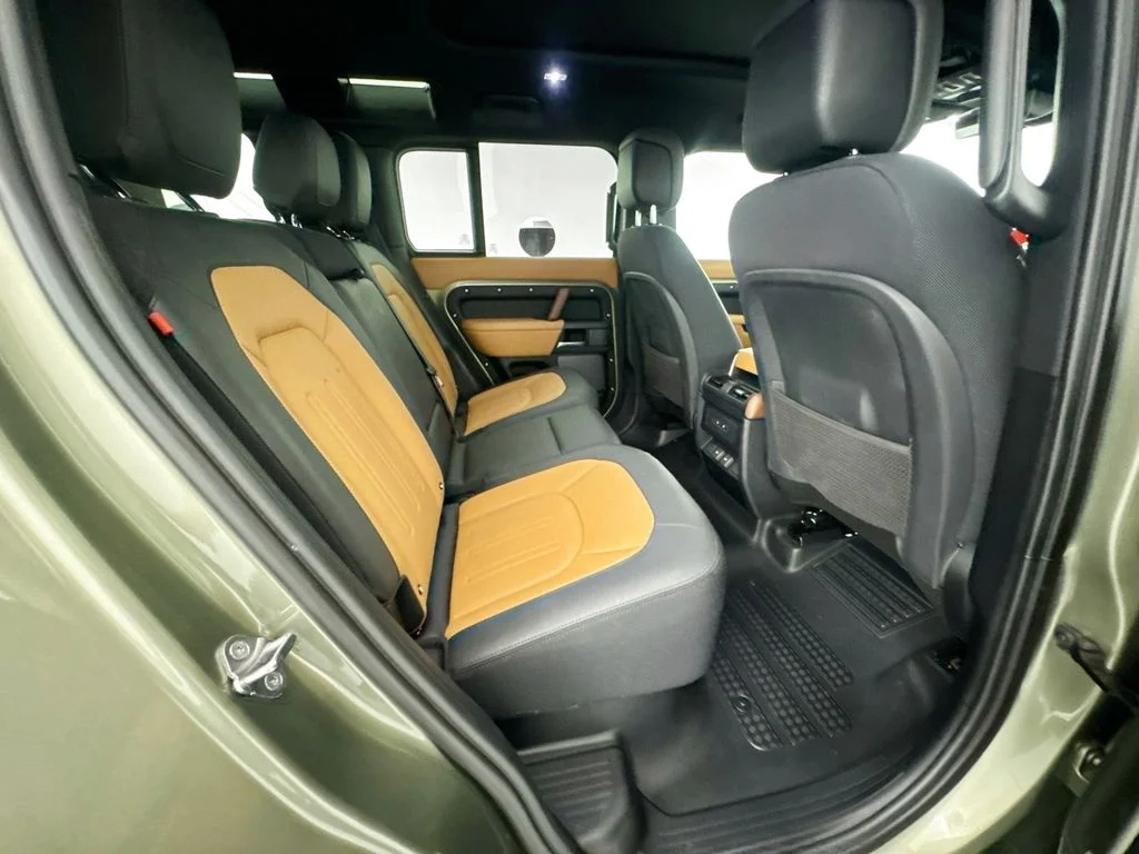 Used 2024 Green Land Rover X image 28