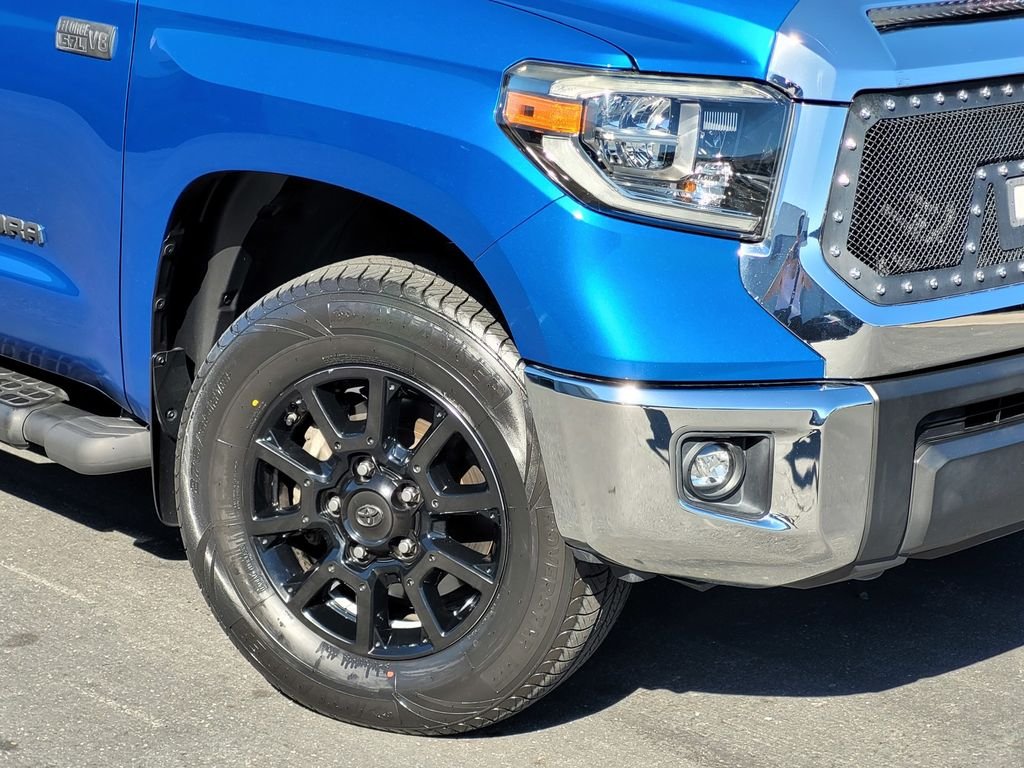 Certified Used 2018 Blue Toyota SR5 image 9