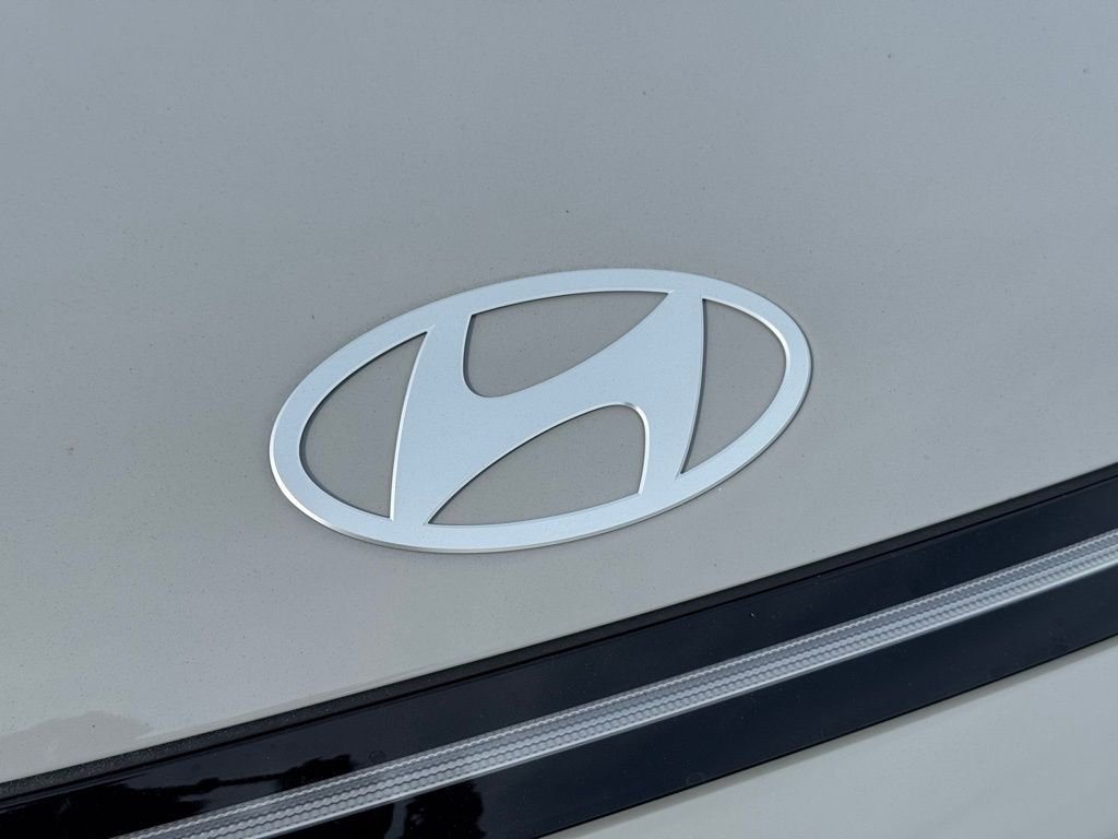 Used 2026 Gray Hyundai SE image 6