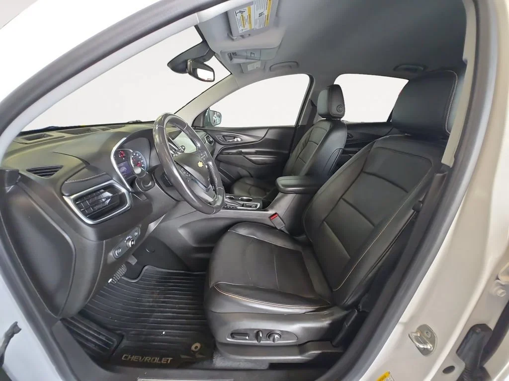 Used 2020 IRIDESCENT PEARL TRICOAT Chevrolet Premier image 11