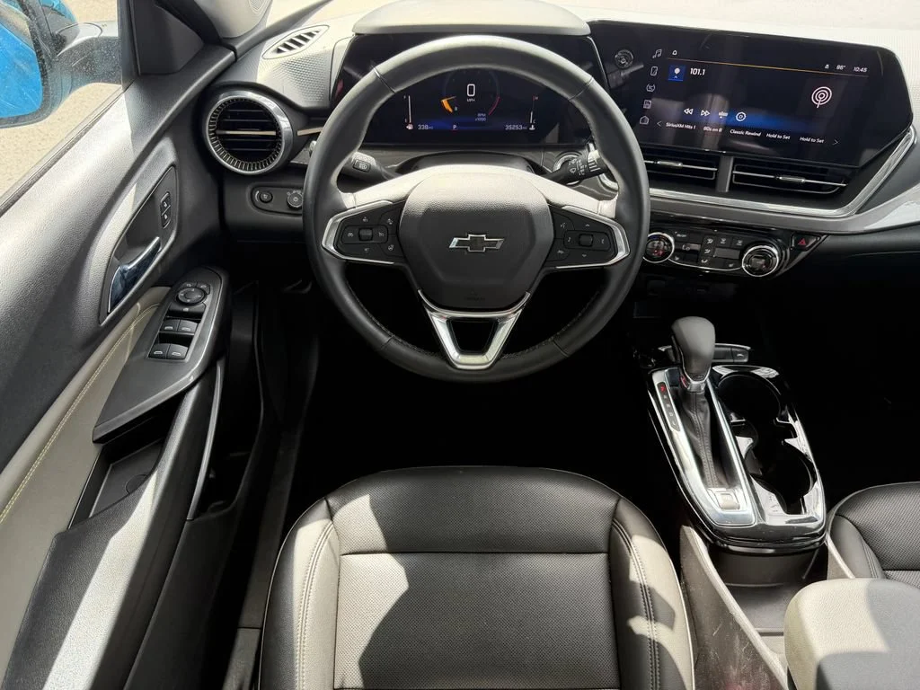Used 2025 Marina Blue Chevrolet ACTIV image 17