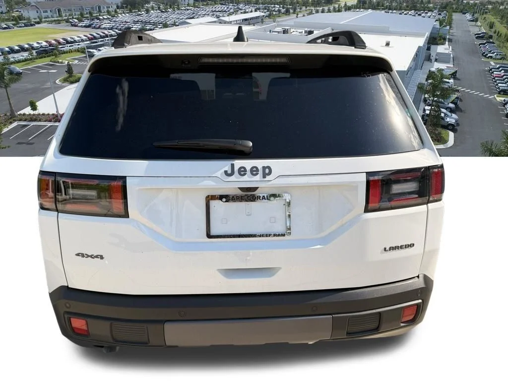New 2026 Bright White Clear-Coat Exterior Paint Jeep Laredo image 5