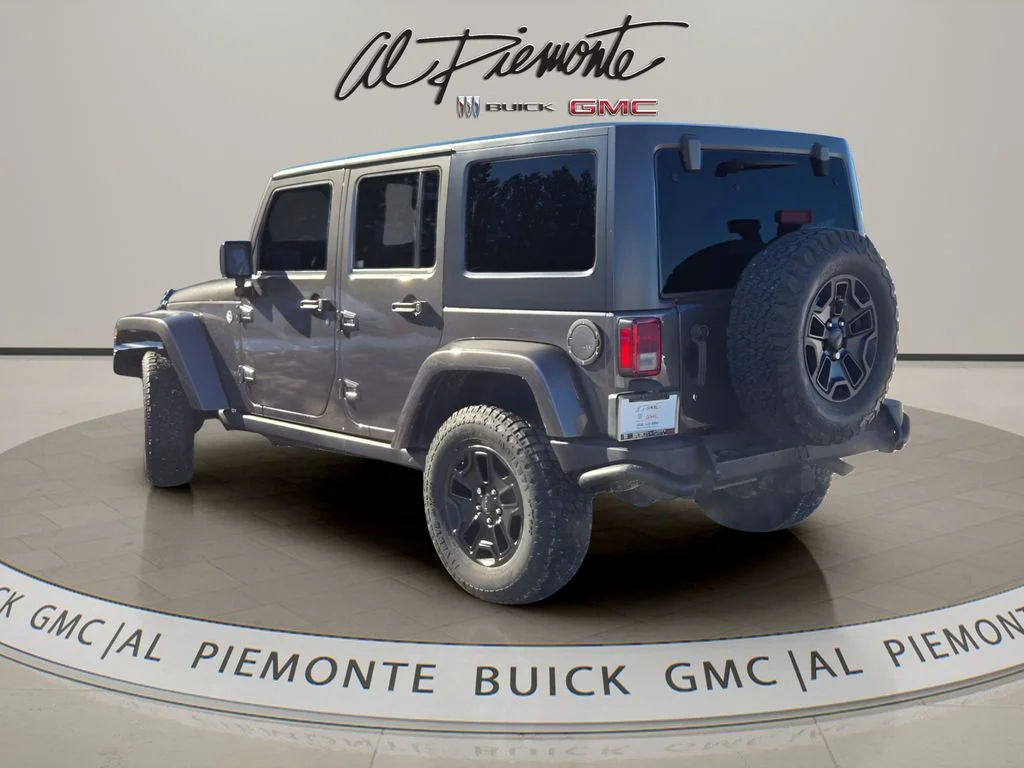 Used 2016 Gray Jeep Unlimited Sahara image 3
