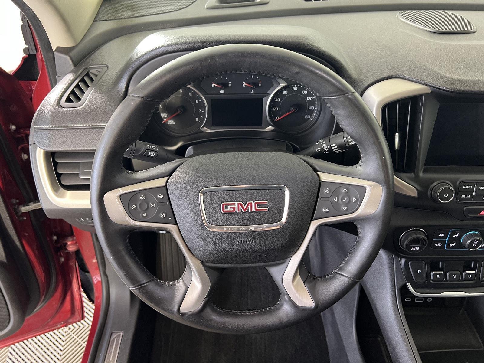 Used 2018 Red Quartz Tintcoat GMC Denali image 11