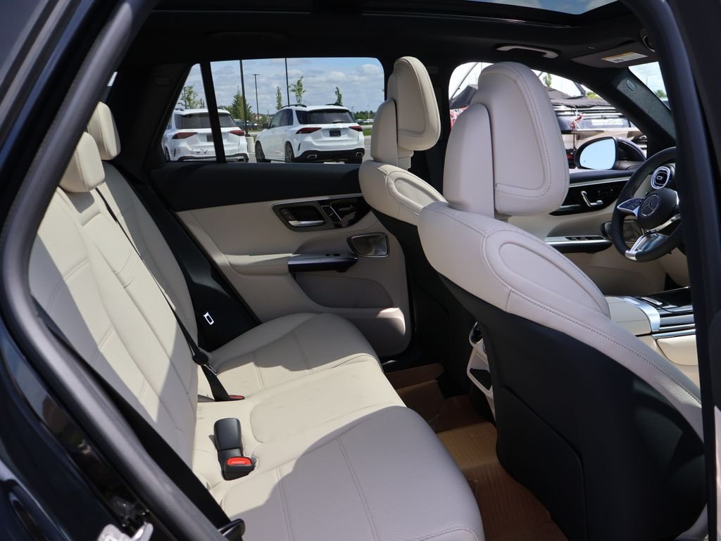 New 2026 Black Mercedes-Benz GLC 300 image 11