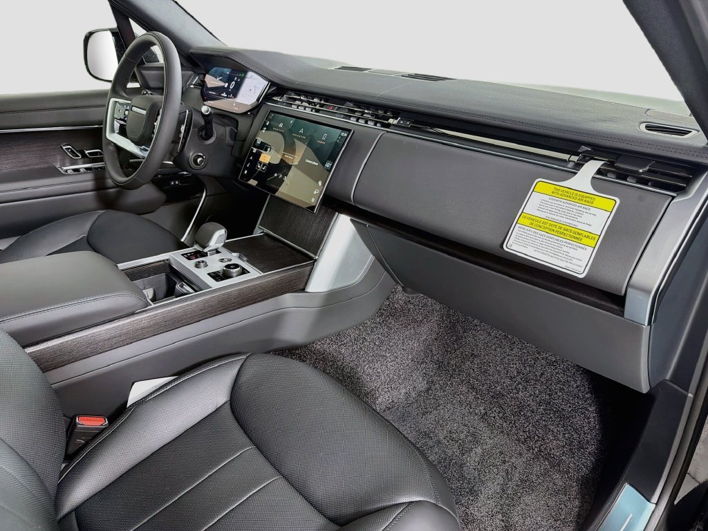 New 2027 Santorini Black Land Rover SE image 32