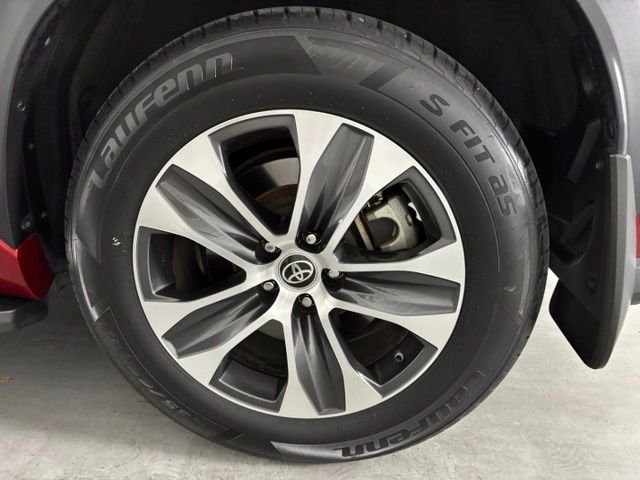 Used 2022 Red Toyota XLE image 8