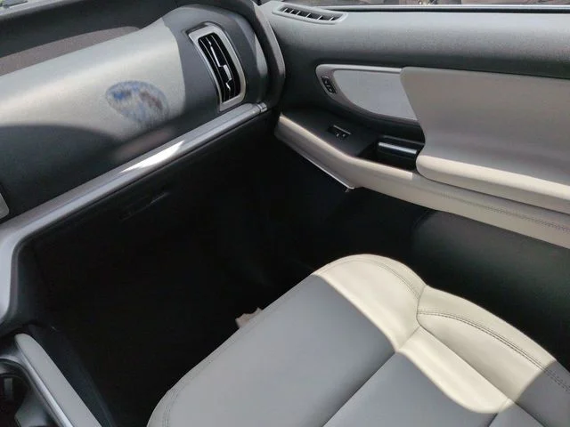 New 2026 Star White Metallic Tri-Coat Ford MAX Active image 17