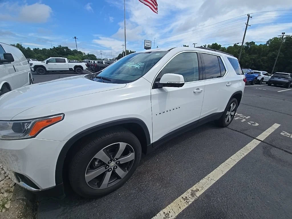 Used 2020 SUMMIT WHITE Chevrolet LT Leather image 1