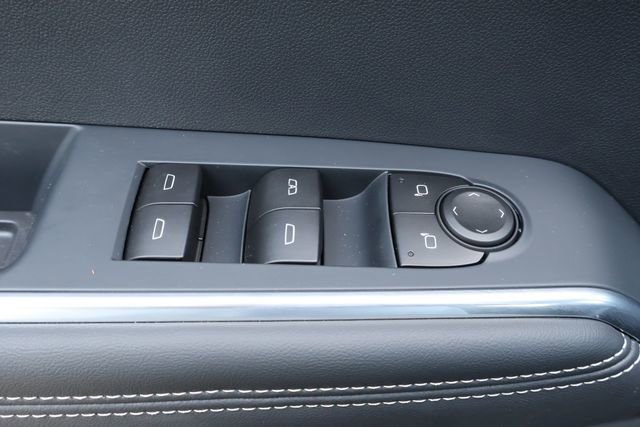 New 2026 Sterling Metallic GMC Elevation image 13