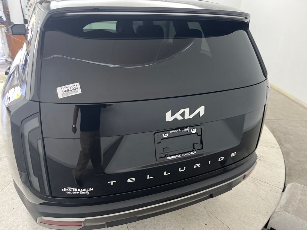 Used 2027 Black Kia LX image 4
