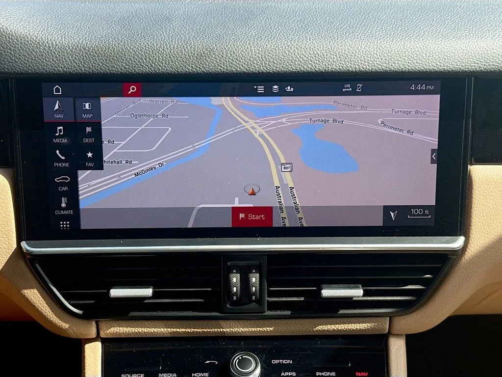 Used 2021  Porsche Base image 14