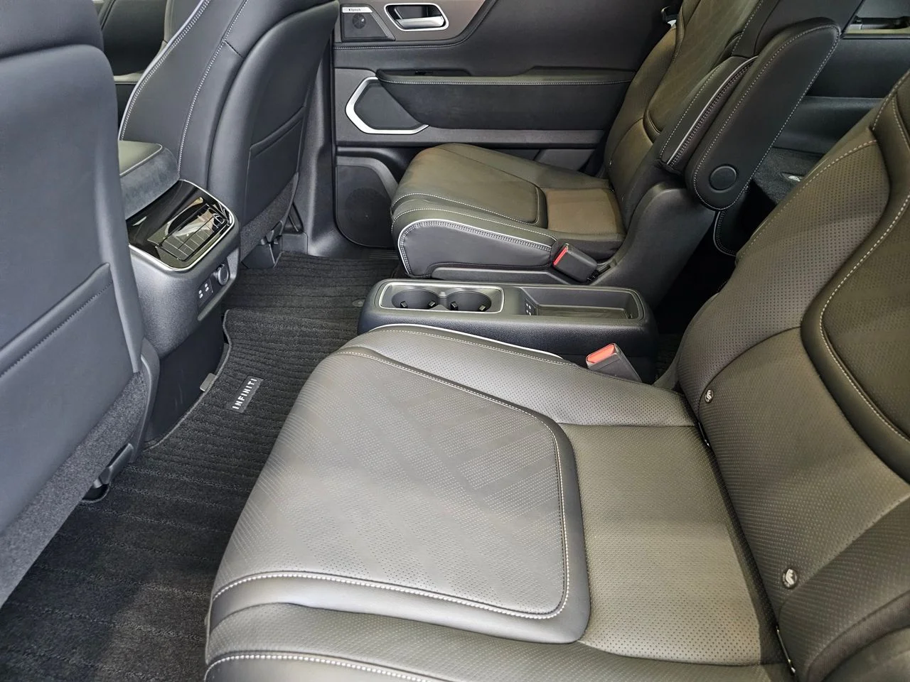 New 2026 ANTHRACITE GRAY INFINITI Luxe 4WD image 28