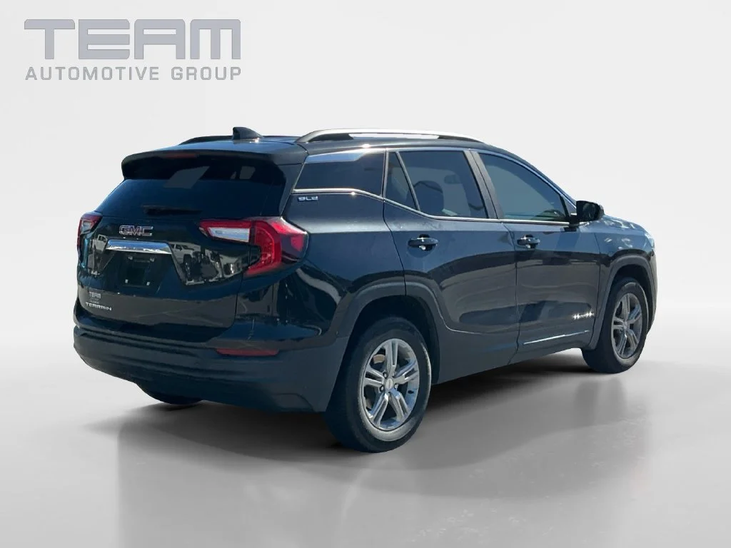Used 2023 EBONY TWILIGHT METALLIC GMC SLE image 7