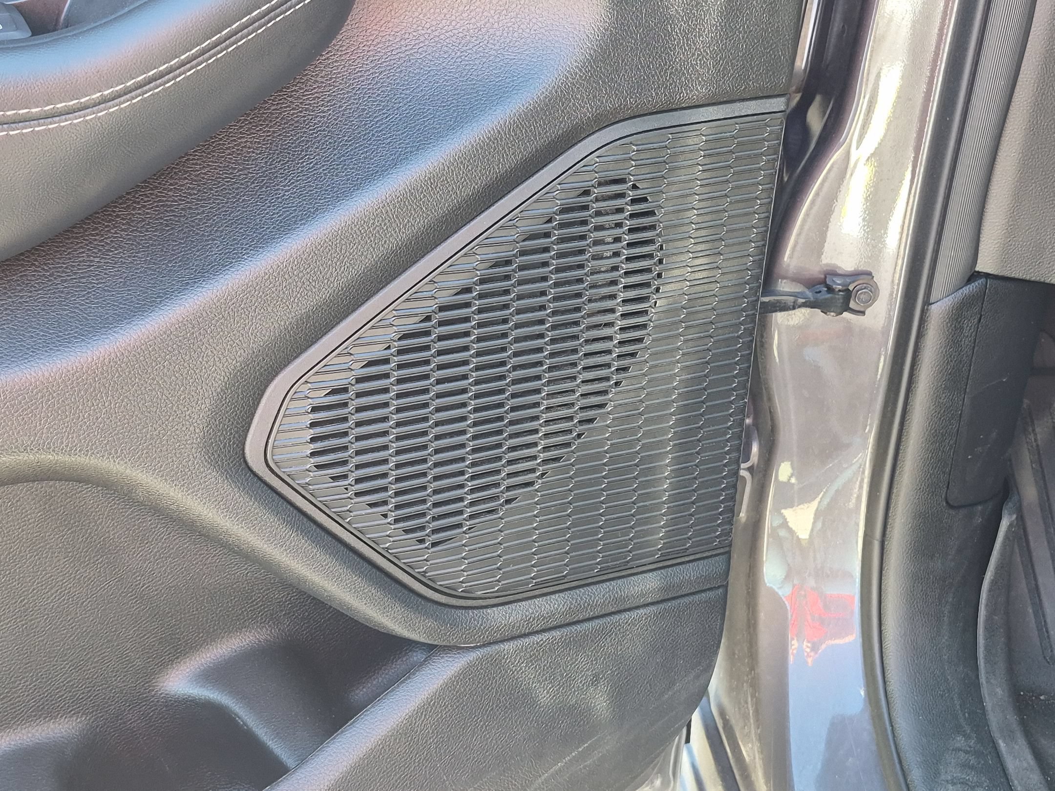 Used 2024 Baltic Gray Metallic Clearcoat Jeep Altitude image 13